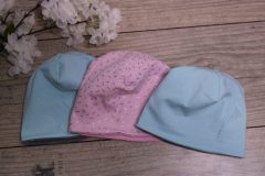 3 Beanies in 39-42 cm, 2x in mint, 1x in rosa.